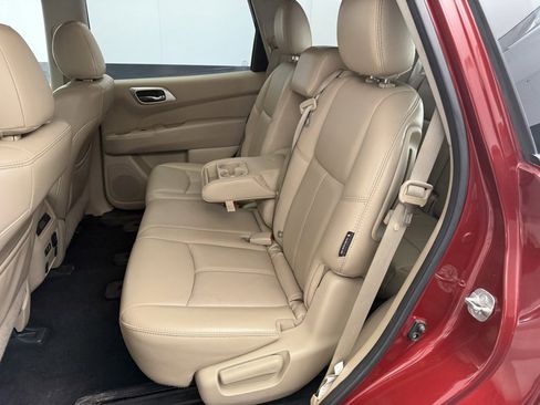 Used 2019 Nissan Pathfinder SL w/ Cargo Package image 44