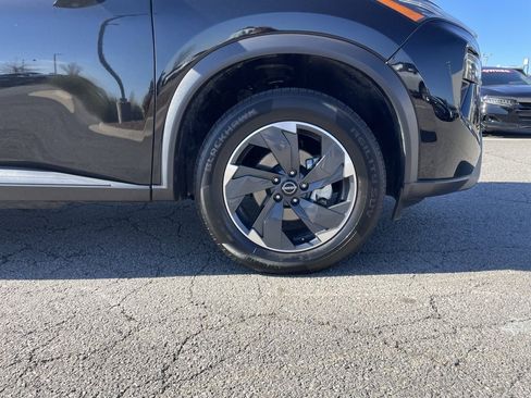 Used 2024 Nissan Rogue SV image 31