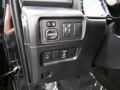 Used 2019 Toyota 4Runner SR5 AWD/4WD image 19