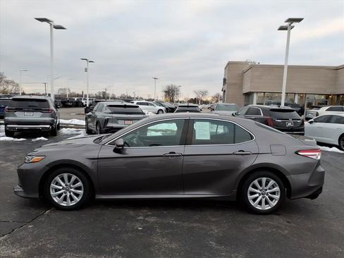 Used 2020 Toyota Camry LE w/ Convenience Package image 10