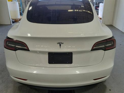 Used 2022 Tesla Model 3 Standard Range Plus RWD image 10