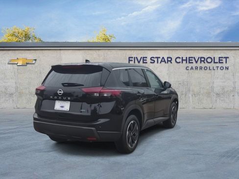 Used 2025 Nissan Rogue SV AWD/4WD image 8