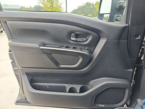 Used 2023 Nissan Titan PRO-4X image 31