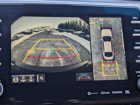 Used 2019 Toyota Avalon Limited image 29