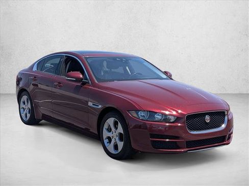 Used 2017 Jaguar XE RWD image 3