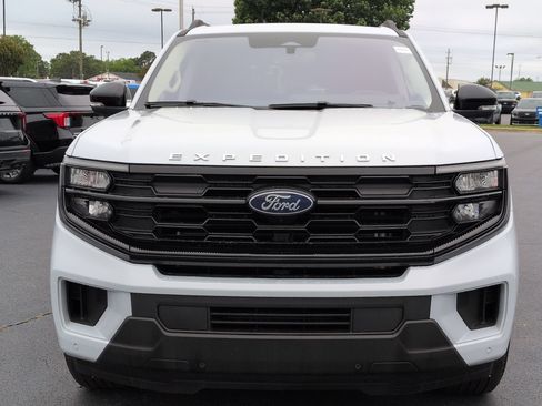 Certified 2025 Ford Expedition Max Active RWD image 9