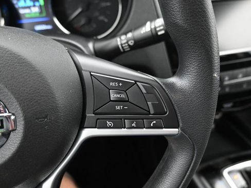 Used 2022 Nissan Rogue Sport S image 17