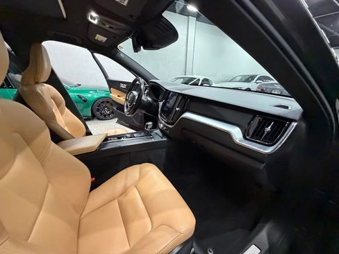 Used 2019 Volvo XC60 T6 Momentum w/ Advanced Package AWD/4WD image 33