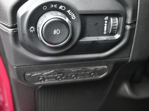 Used 2024 Jeep Wrangler Unlimited Rubicon image 21