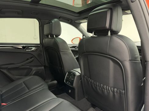 Used 2025 Porsche Macan AWD/4WD image 14