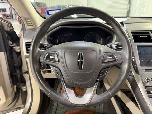 Used 2020 Lincoln MKZ image 15