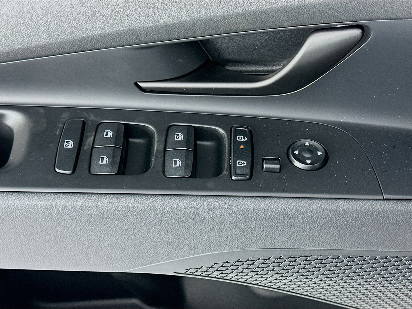 Used 2026 Hyundai Elantra Sport FWD image 22