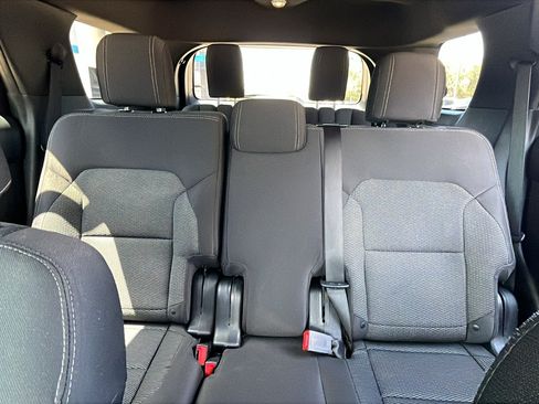 Used 2017 Ford Explorer XLT FWD image 23