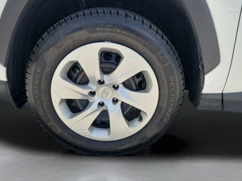 Certified 2020 Toyota RAV4 LE FWD image 26