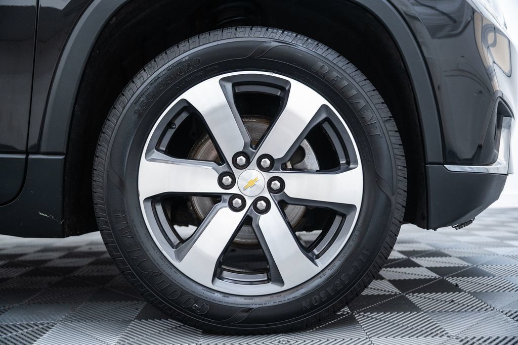 Used 2018 Chevrolet Traverse LT AWD/4WD image 19