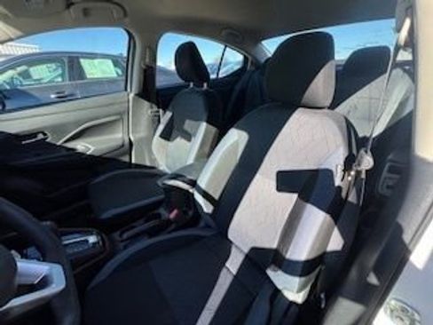 Used 2025 Nissan Versa SV image 13
