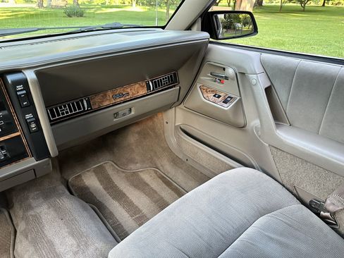 Used 1996 Buick Century Sedan FWD image 15