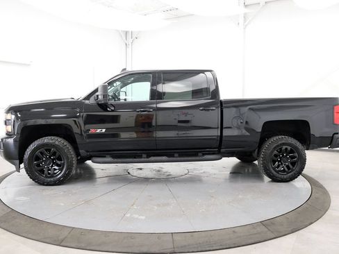 Used 2016 Chevrolet Silverado 2500 LT w/ Midnight Edition AWD/4WD image 4