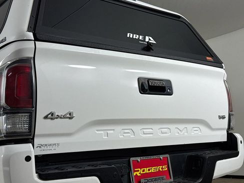 Used 2020 Toyota Tacoma Limited AWD/4WD image 28