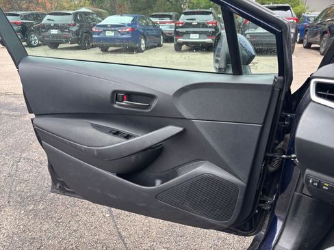 Used 2025 Toyota Corolla LE image 20