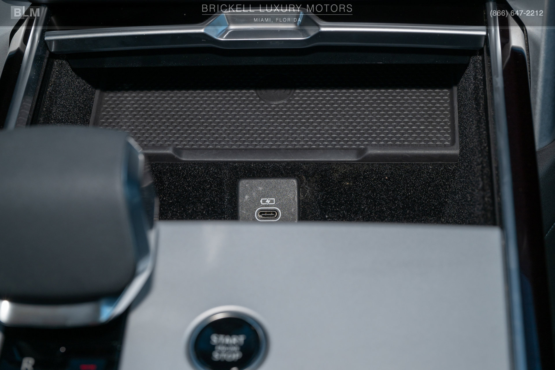 Used 2024 Land Rover Range Rover SE AWD/4WD image 32