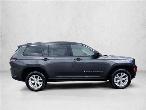 Used 2023 Jeep Grand Cherokee L Limited w/ Trailer Tow Group (B) AWD/4WD image 5