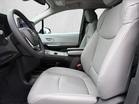 Certified 2025 Toyota Sienna XLE AWD/4WD image 11