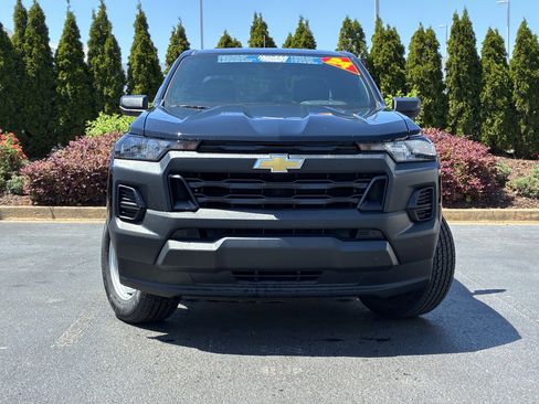 Used 2024 Chevrolet Colorado W/T image 5
