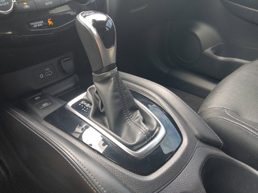 Used 2019 Nissan Rogue SL FWD image 26