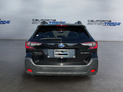 Used 2023 Subaru Outback Premium AWD/4WD image 6