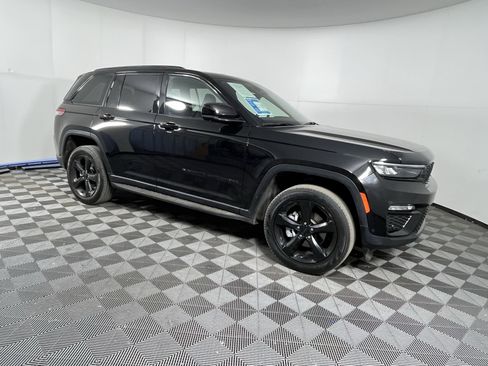 Used 2024 Jeep Grand Cherokee Limited w/ Luxury Tech Group II AWD/4WD image 6