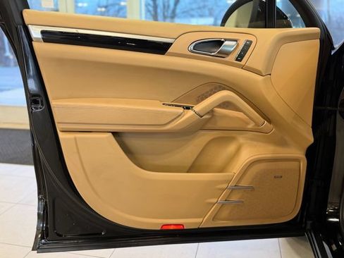 Used 2012 Porsche Cayenne AWD/4WD image 18