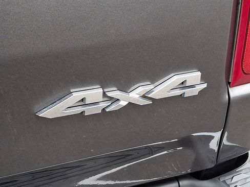 Used 2019 RAM 1500 Laramie image 35