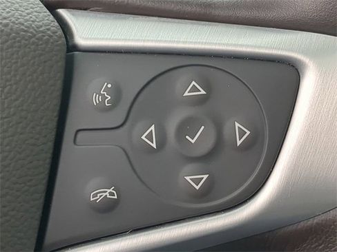 Used 2022 GMC Acadia SLT w/ Preferred Package image 28