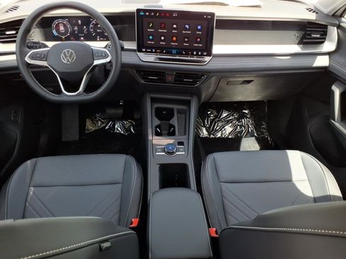New 2026 Volkswagen Tiguan SE AWD/4WD image 17