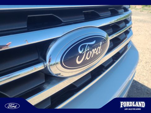 Used 2021 Ford Expedition XLT AWD/4WD image 23