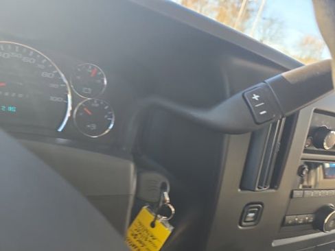 New 2025 Chevrolet Express 3500 image 18