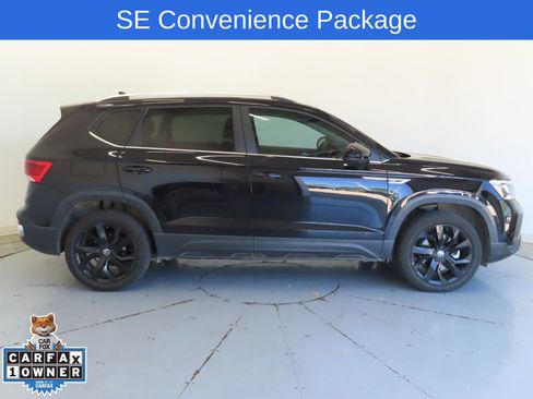 Certified 2022 Volkswagen Taos SE FWD image 2