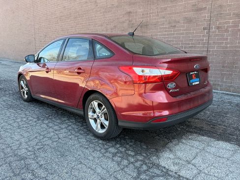Used 2014 Ford Focus SE w/ SE Winter Package FWD image 17