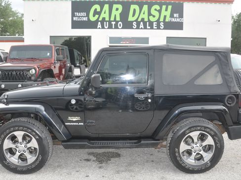 Used 2008 Jeep Wrangler Sahara w/ PWR Convenience Group AWD/4WD image 3