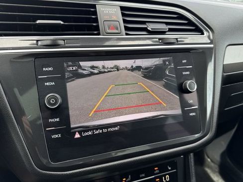 Certified 2023 Volkswagen Tiguan SE R-Line FWD image 14