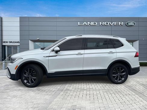 Used 2023 Volkswagen Tiguan SE FWD image 2