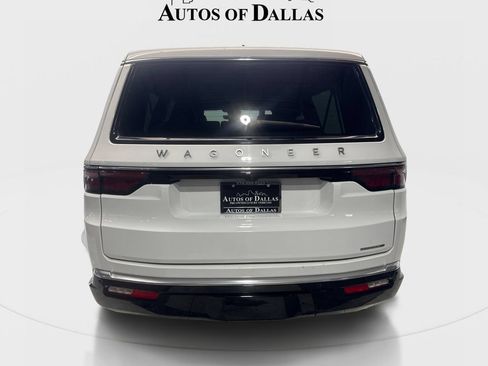 Used 2024 Jeep Wagoneer L Series II RWD image 7