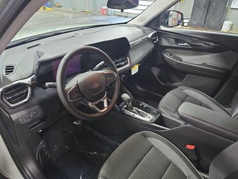 New 2026 Chevrolet TrailBlazer LT w/ Midnight Edition AWD/4WD image 18