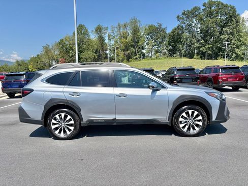 Certified 2025 Subaru Outback Touring w/ Popular Package #2 AWD/4WD image 6