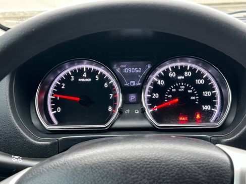 Used 2018 Nissan Versa SV FWD image 13