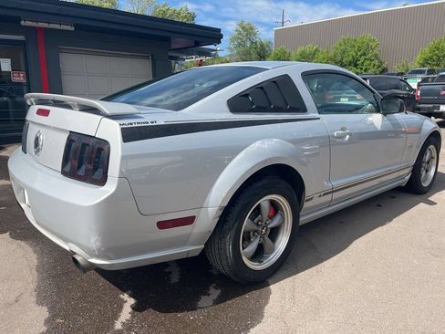 Used 2007 Ford Mustang GT Premium RWD image 5