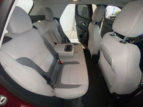 Used 2024 Chevrolet TrailBlazer LT w/ Convenience Package FWD image 11