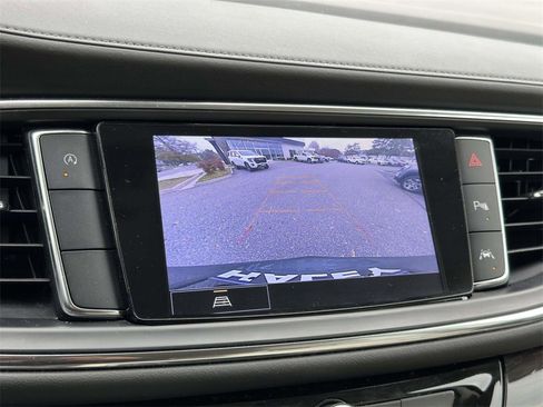 Used 2022 Buick Enclave Essence w/ Experience Buick Package image 4