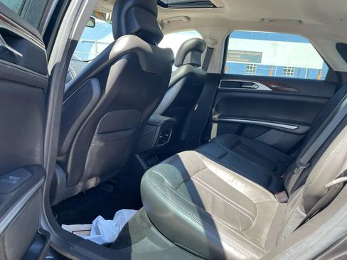Used 2013 Lincoln MKZ FWD image 10